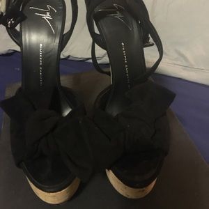 Giuseppe Zanotti Suede Bow Size 39